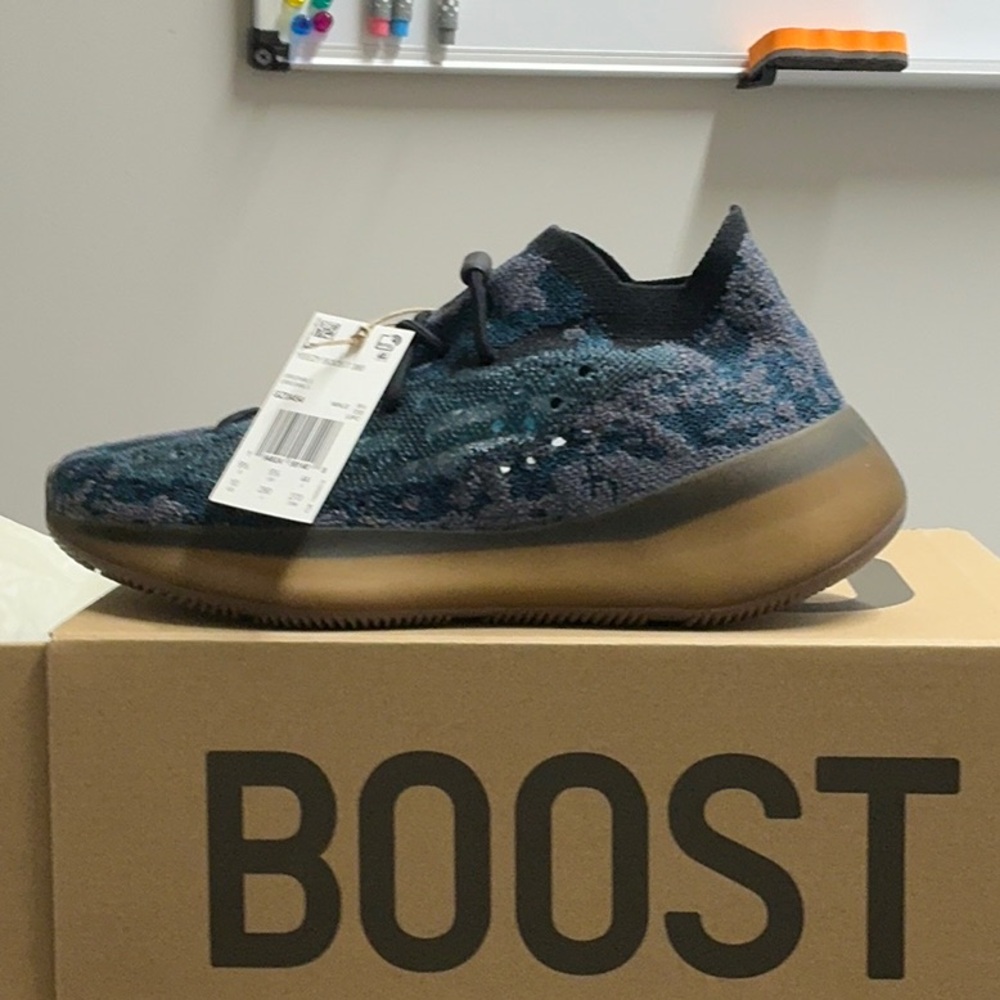 Yeezy Boost 380 Sz 10 Covell NIB Authentic
